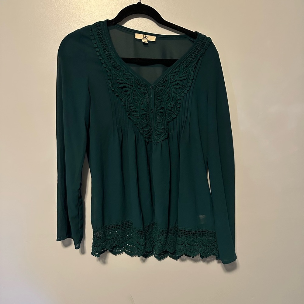 Urban Behavior Deep Green Lace Top